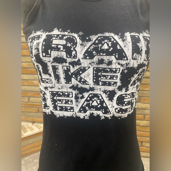 Medium tank top gym - Picture 2 of 5